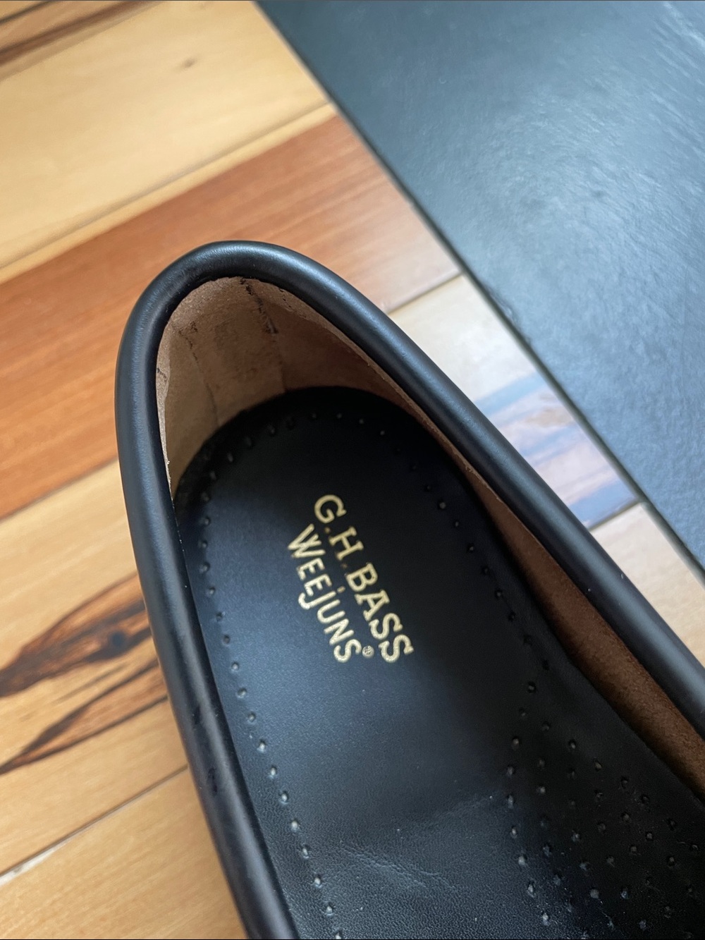 G.H. Bass Weejuns Black Leather Bit Loafers - Picture 2 of 9